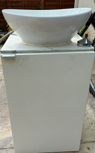 White freestanding single - freestanding,